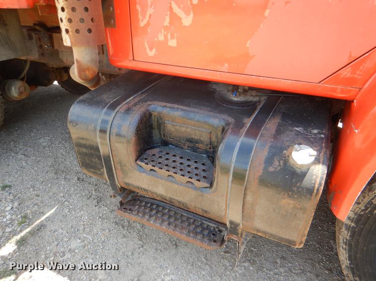 image for item DG1164 1997 International 4900 dump truck