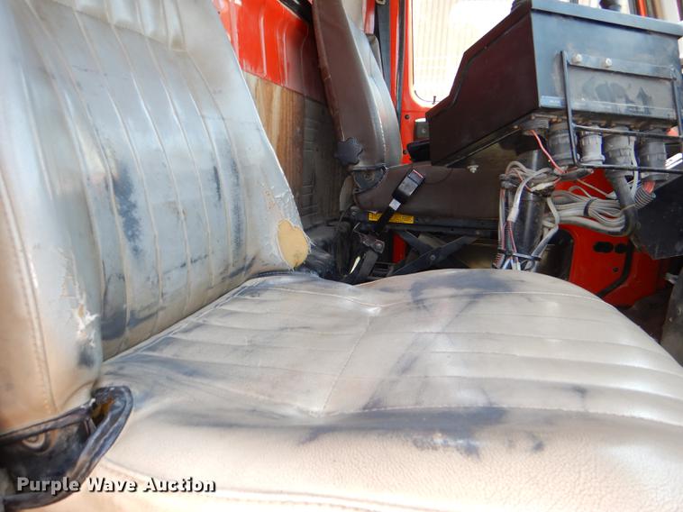 image for item DG1164 1997 International 4900 dump truck