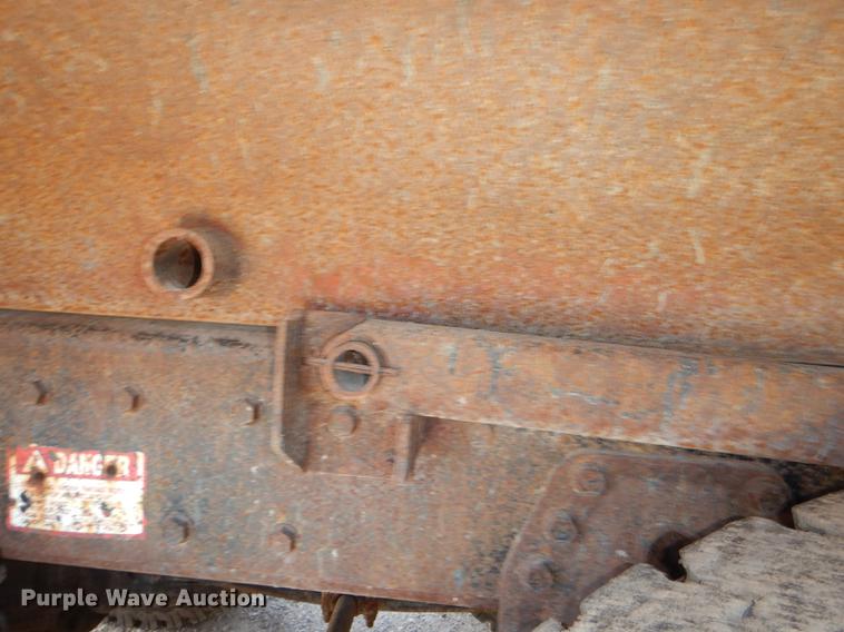 image for item DG1164 1997 International 4900 dump truck