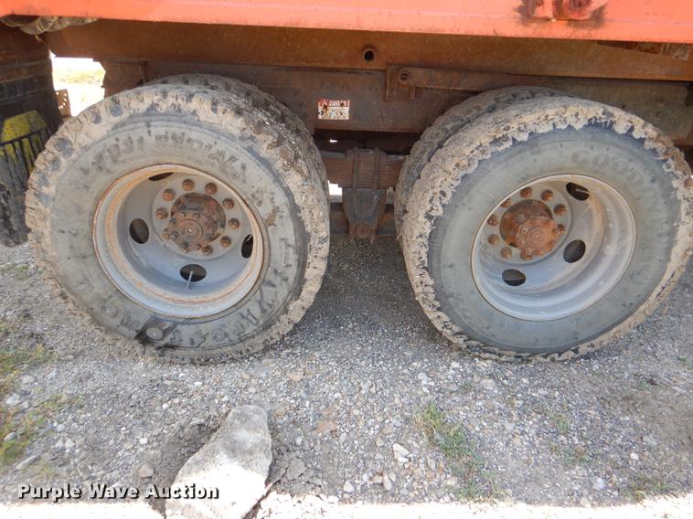 image for item DG1164 1997 International 4900 dump truck
