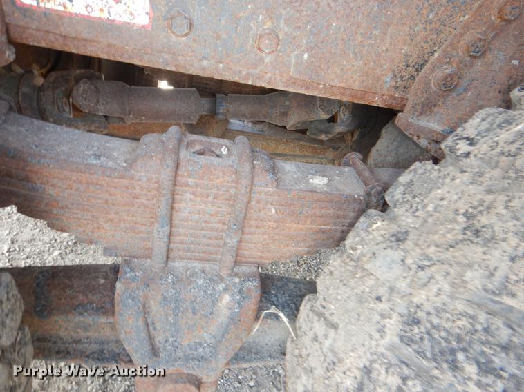 image for item DG1164 1997 International 4900 dump truck