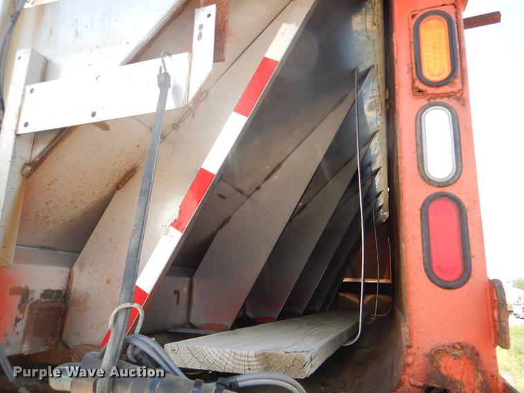 image for item DG1164 1997 International 4900 dump truck