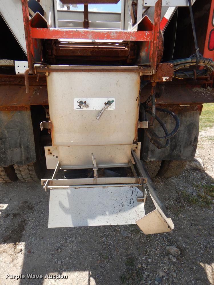 image for item DG1164 1997 International 4900 dump truck