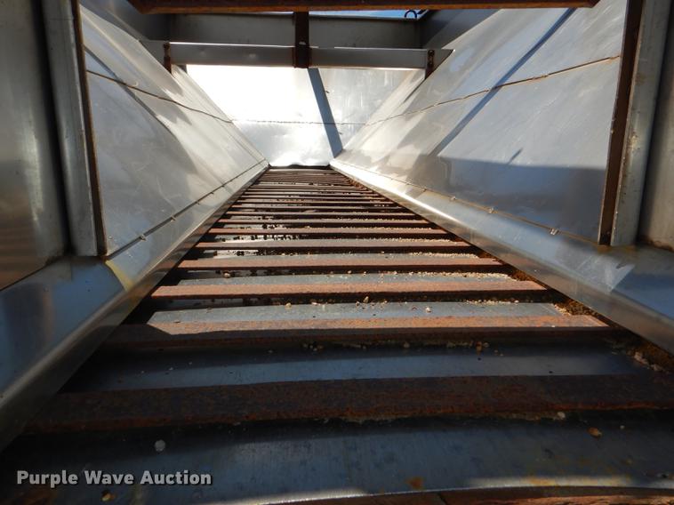 image for item DG1164 1997 International 4900 dump truck