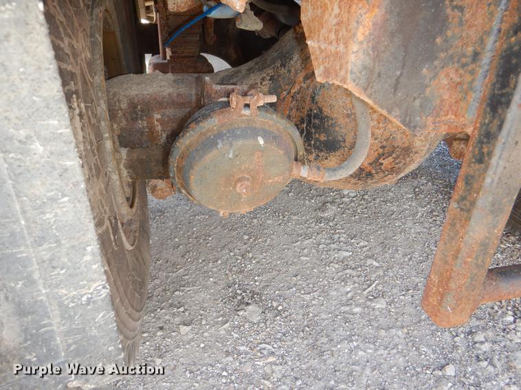 image for item DG1164 1997 International 4900 dump truck