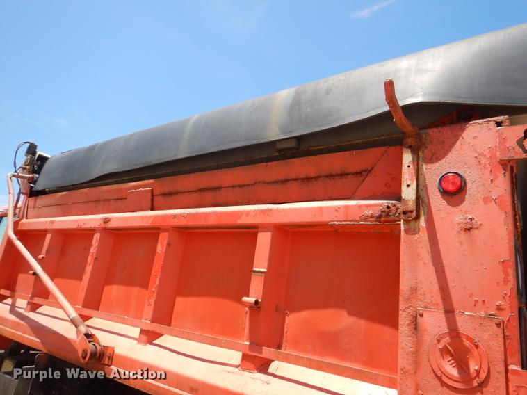 image for item DG1164 1997 International 4900 dump truck