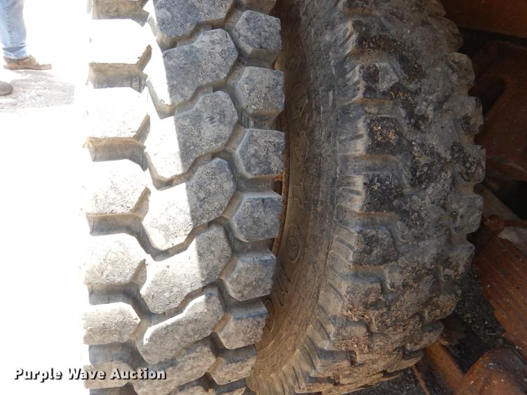 image for item DG1164 1997 International 4900 dump truck