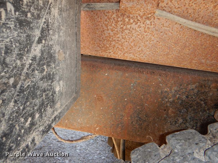 image for item DG1164 1997 International 4900 dump truck