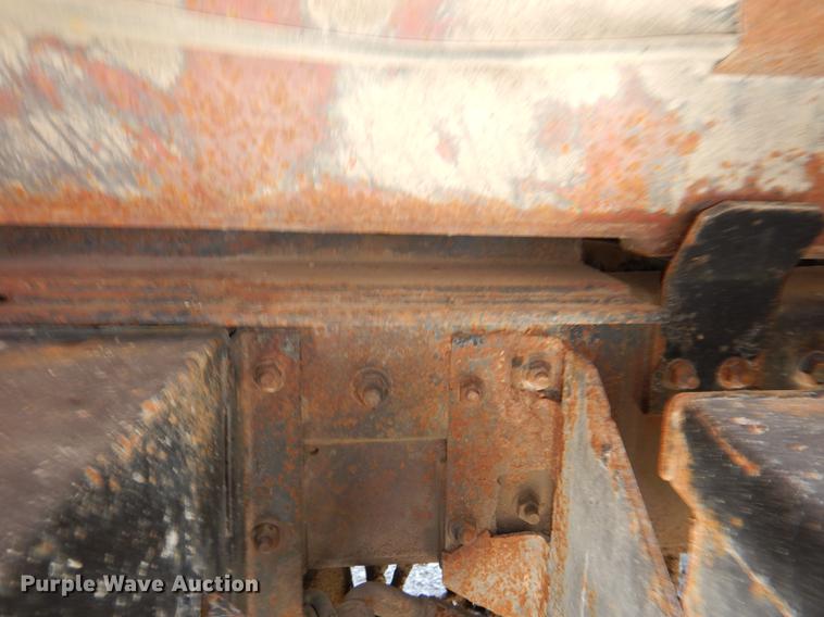 image for item DG1164 1997 International 4900 dump truck