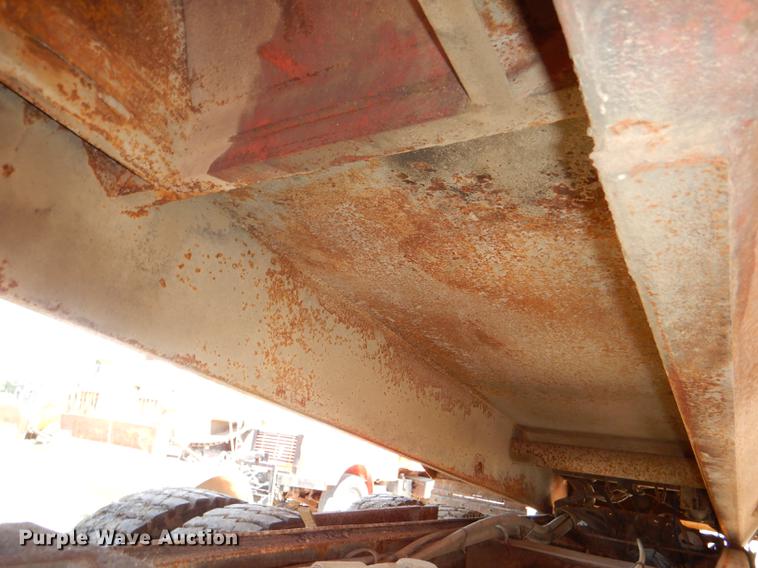 image for item DG1164 1997 International 4900 dump truck