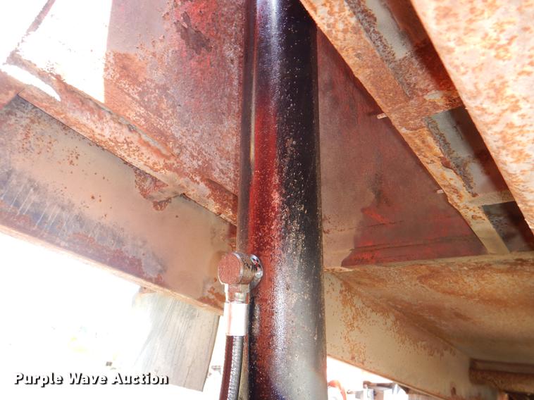 image for item DG1164 1997 International 4900 dump truck