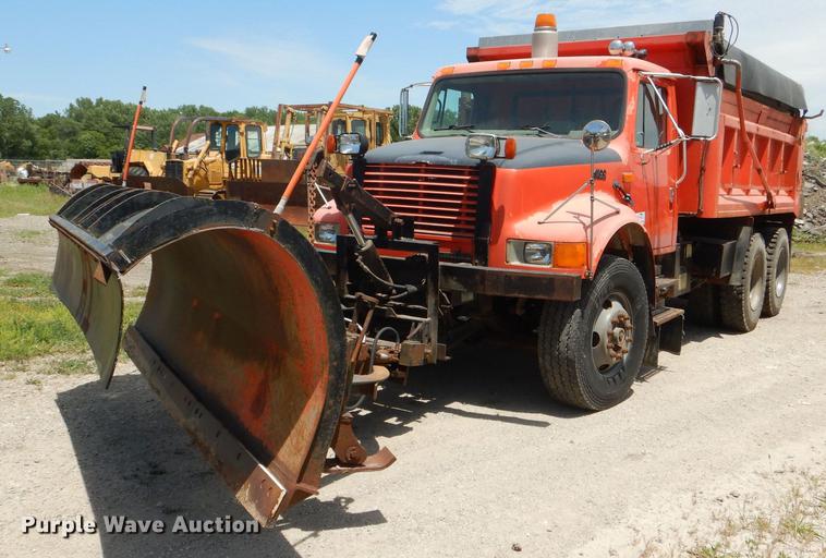 image for item DG1164 1997 International 4900 dump truck