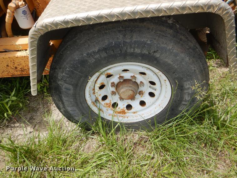 image for item DG1165 2003 Bandit 1590 wood chipper