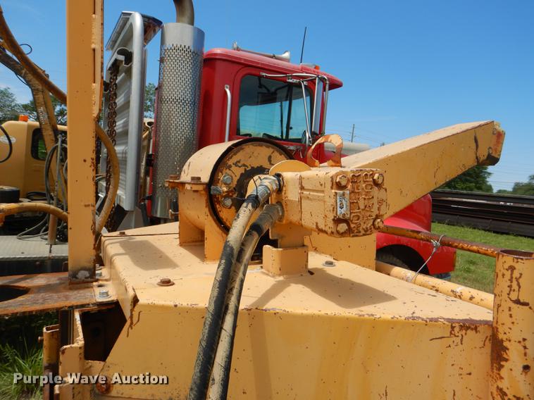 image for item DG1165 2003 Bandit 1590 wood chipper