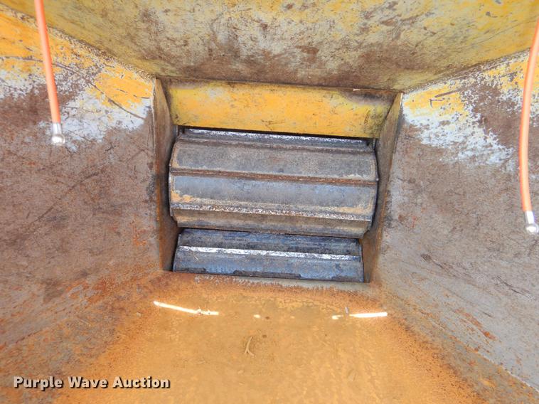 image for item DG1165 2003 Bandit 1590 wood chipper