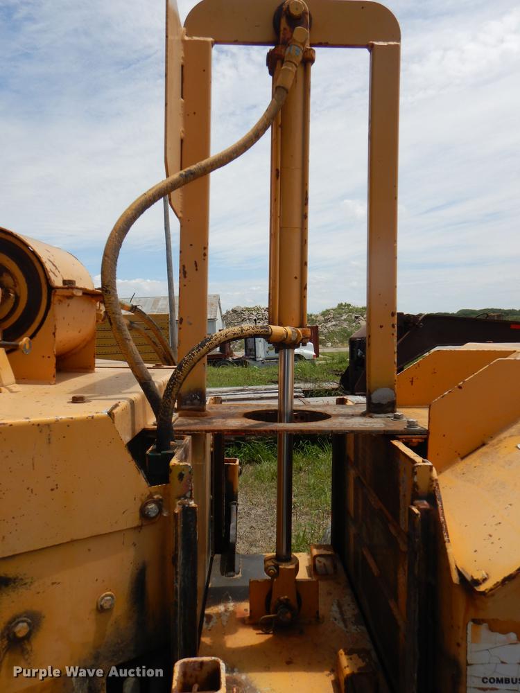 image for item DG1165 2003 Bandit 1590 wood chipper