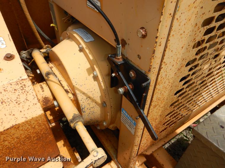 image for item DG1165 2003 Bandit 1590 wood chipper