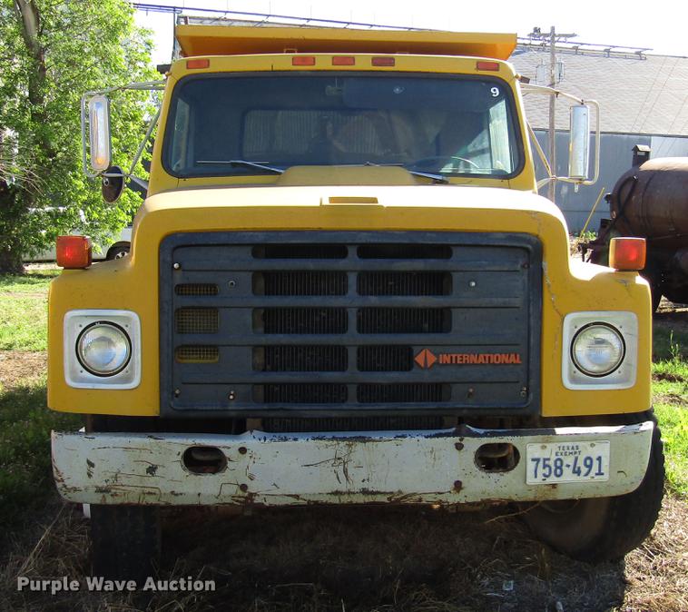 image for item DG1200 1986 International 1754 dump truck