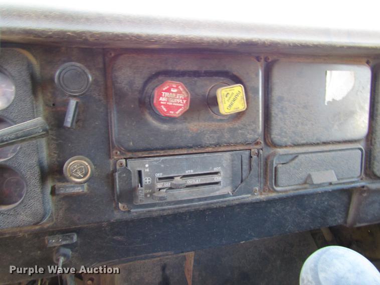 image for item DG1200 1986 International 1754 dump truck