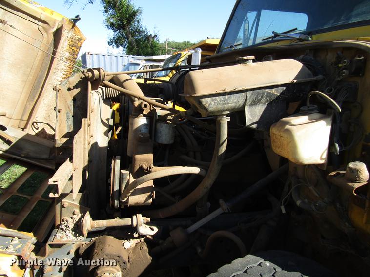 image for item DG1200 1986 International 1754 dump truck
