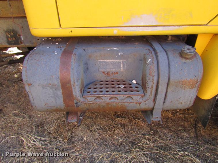 image for item DG1200 1986 International 1754 dump truck