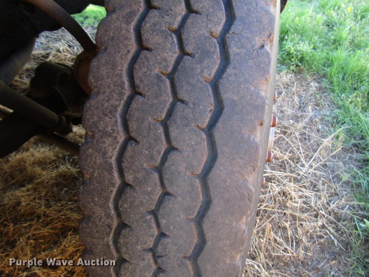 image for item DG1200 1986 International 1754 dump truck