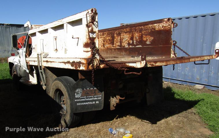 image for item DG1202 1989 Ford F800 dump truck