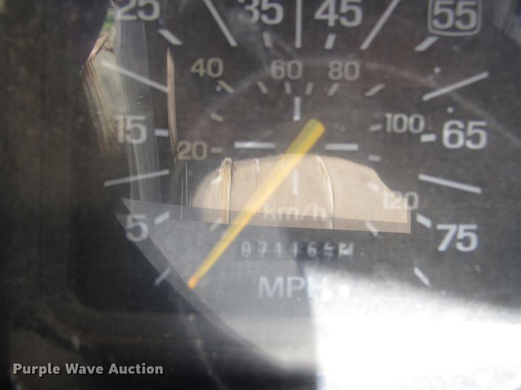 image for item DG1202 1989 Ford F800 dump truck