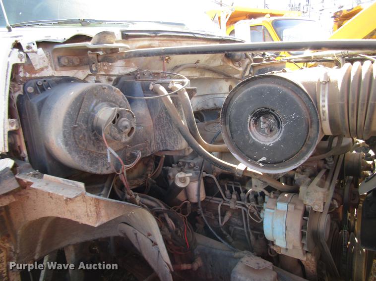 image for item DG1202 1989 Ford F800 dump truck