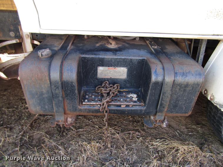 image for item DG1202 1989 Ford F800 dump truck