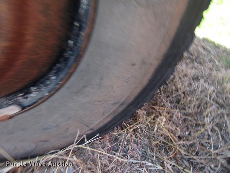 image for item DG1202 1989 Ford F800 dump truck