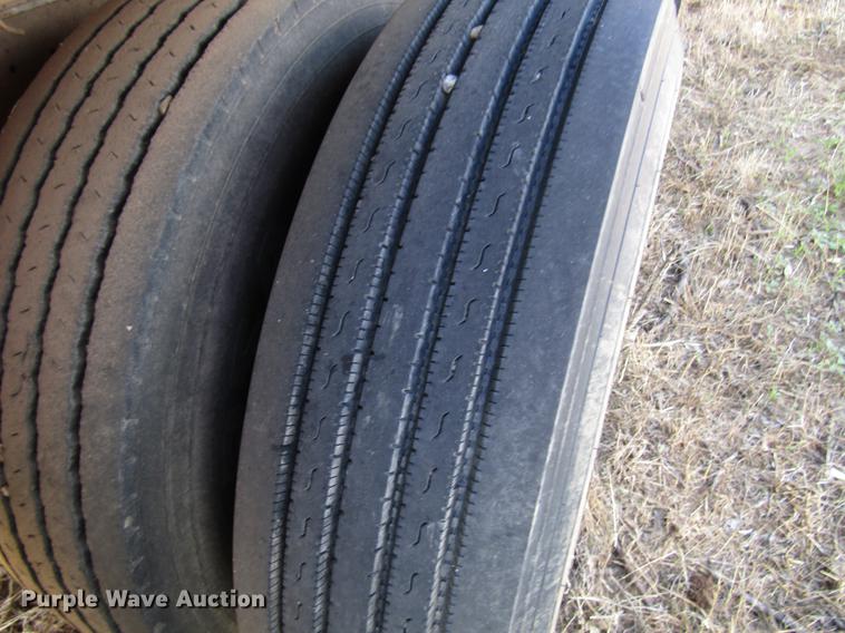 image for item DG1202 1989 Ford F800 dump truck