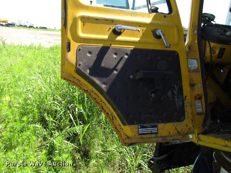 image for item DG1206 1983 International CO-1850B oil distributor truck