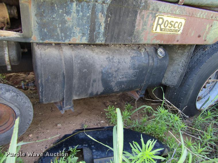 image for item DG1206 1983 International CO-1850B oil distributor truck