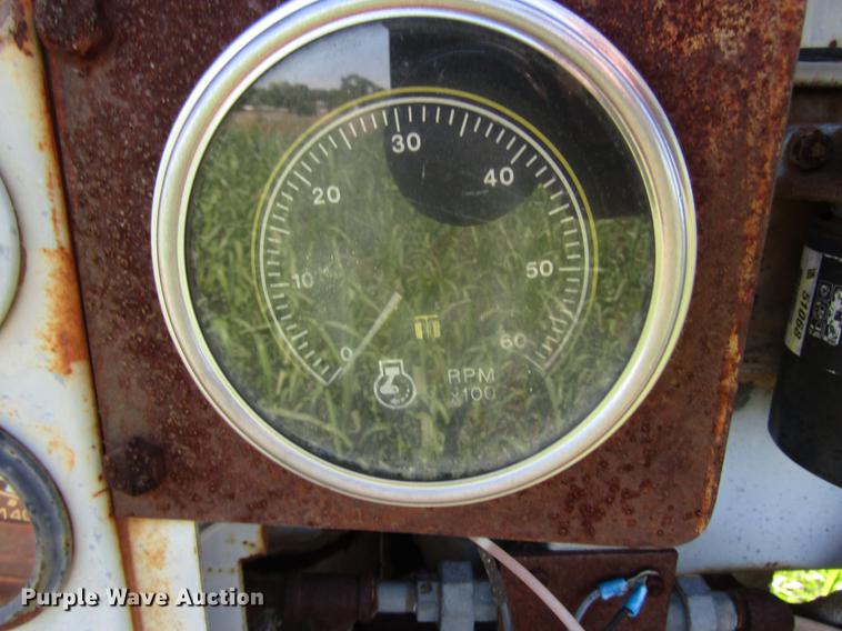 image for item DG1206 1983 International CO-1850B oil distributor truck