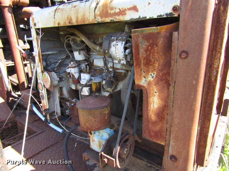 image for item DG1206 1983 International CO-1850B oil distributor truck