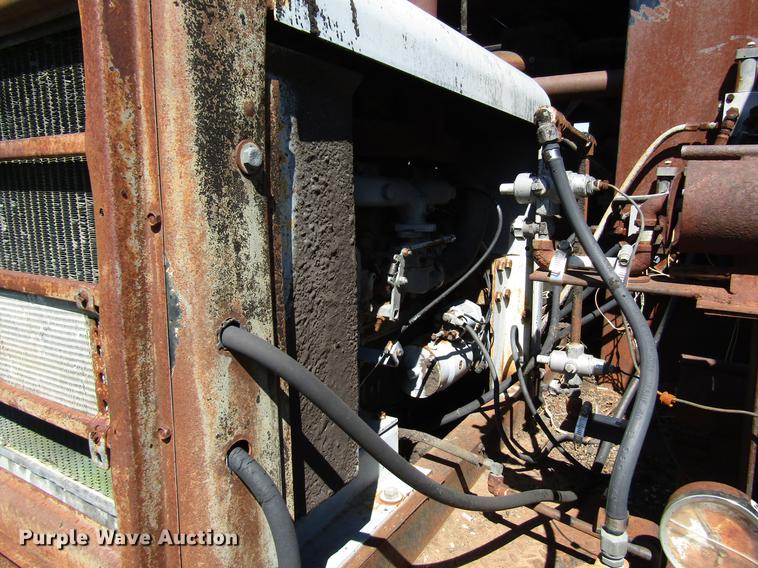 image for item DG1206 1983 International CO-1850B oil distributor truck