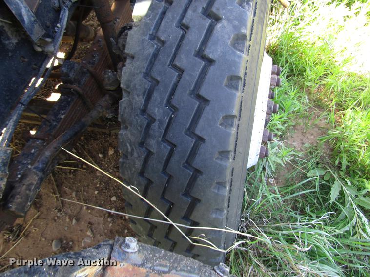 image for item DG1206 1983 International CO-1850B oil distributor truck