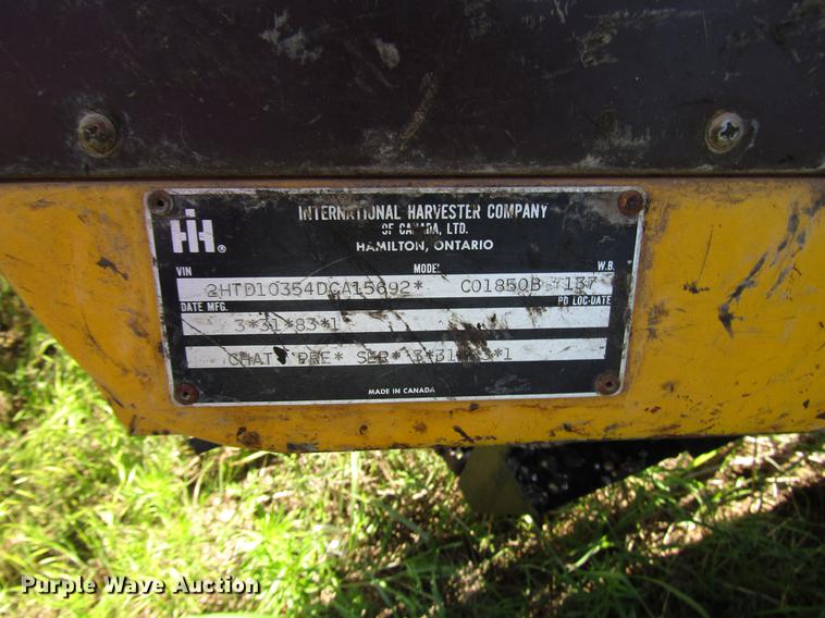 image for item DG1206 1983 International CO-1850B oil distributor truck