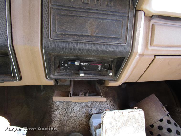 image for item DG1207 1983 Ford F600G oil distributor truck