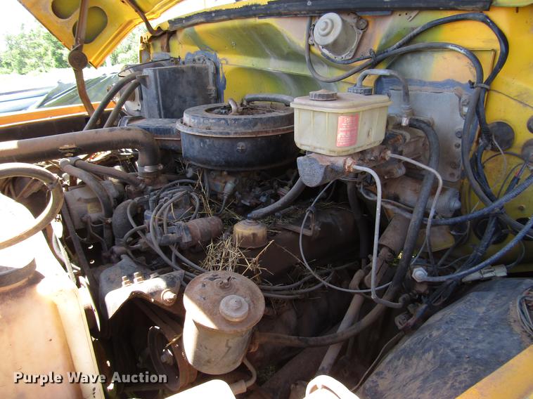 image for item DG1207 1983 Ford F600G oil distributor truck