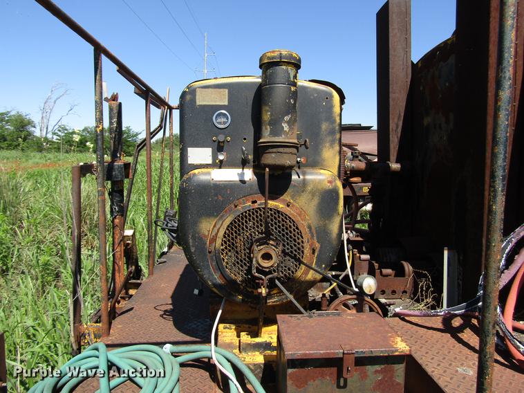 image for item DG1207 1983 Ford F600G oil distributor truck