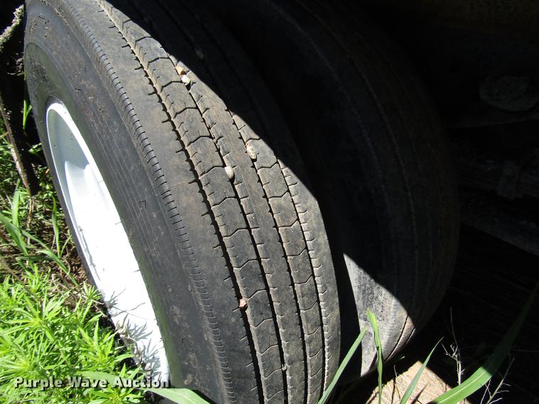 image for item DG1207 1983 Ford F600G oil distributor truck