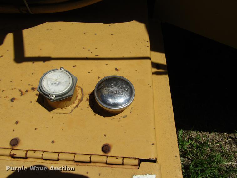 image for item DG1208 1992 Vermeer 1250BC wood chipper