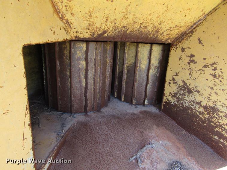 image for item DG1208 1992 Vermeer 1250BC wood chipper