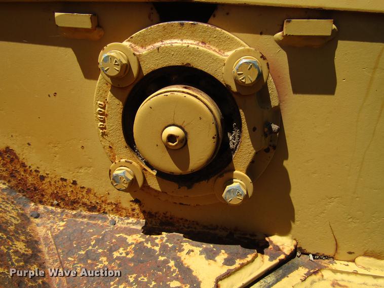 image for item DG1208 1992 Vermeer 1250BC wood chipper