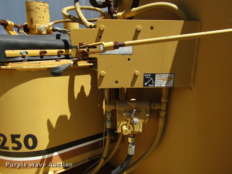 image for item DG1208 1992 Vermeer 1250BC wood chipper