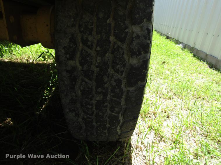 image for item DG1208 1992 Vermeer 1250BC wood chipper