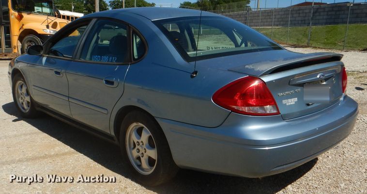 image for item DG4752 2005 Ford Taurus SE