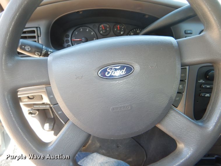 image for item DG4752 2005 Ford Taurus SE
